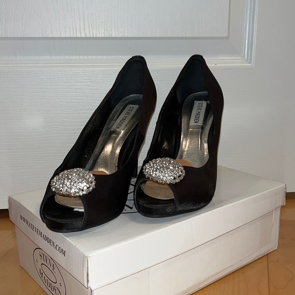 Steve Madden Heels - Picture 1 of 6